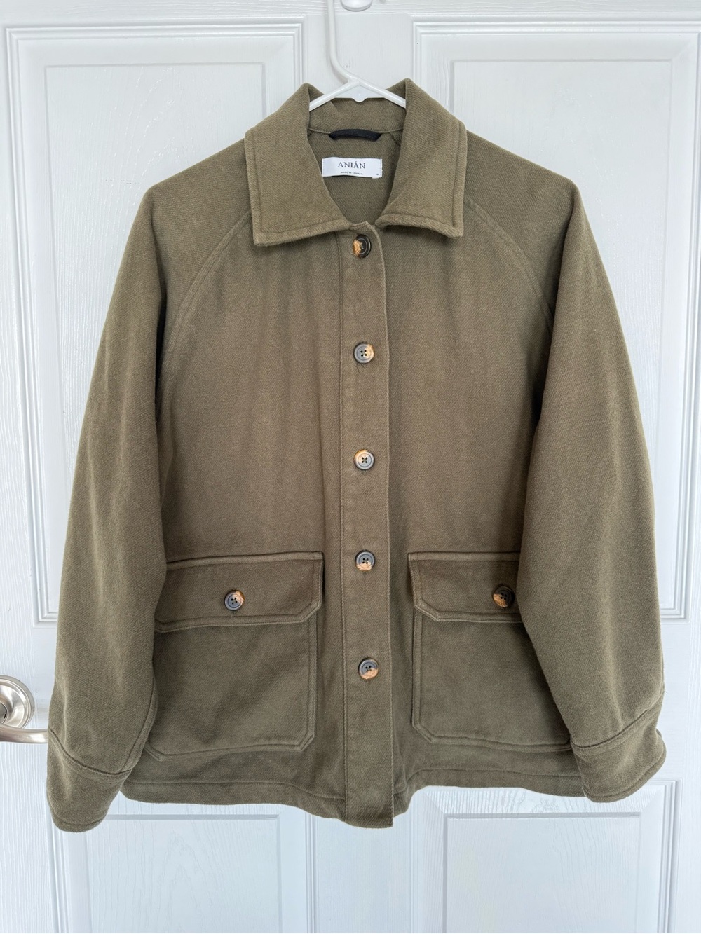 Anian cotton blend over shirt light jacket green pockets.